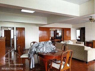 For rent 3 bedrooms apartment in Watthana, Bangkok
