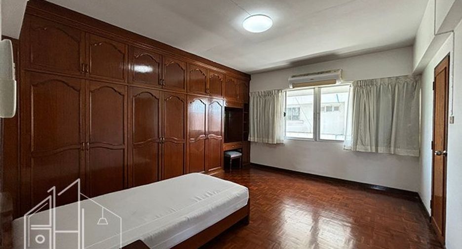 ให้เช่า 3 ห้องนอน คอนโด ใน วัฒนา, กรุงเทพฯ