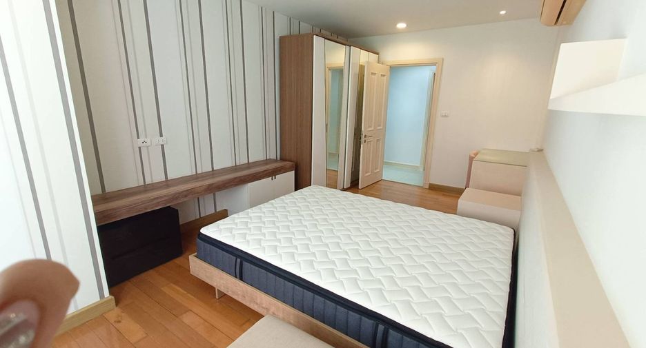 For rent 2 bedrooms condo in Watthana, Bangkok