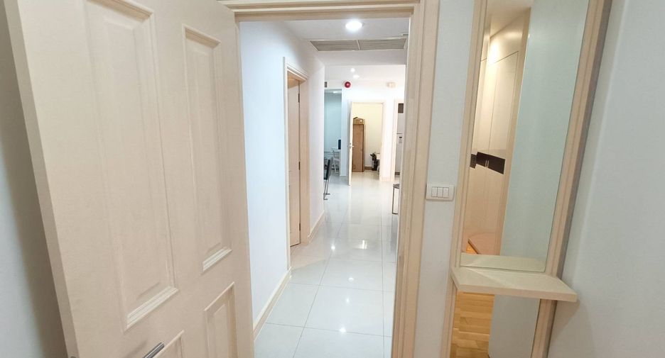 For rent 2 bedrooms condo in Watthana, Bangkok