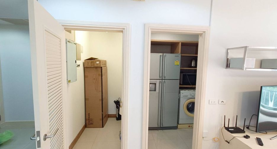 For rent 2 bedrooms condo in Watthana, Bangkok