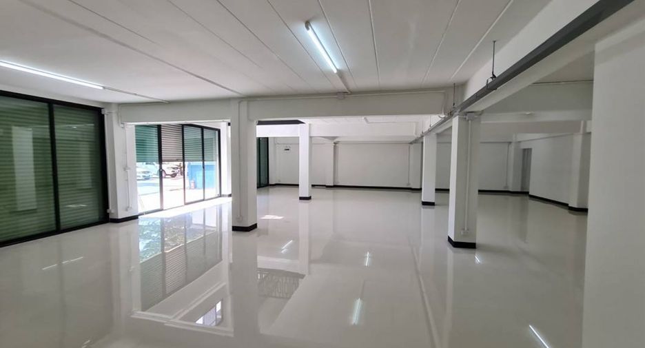 For sale retail Space in Chatuchak, Bangkok