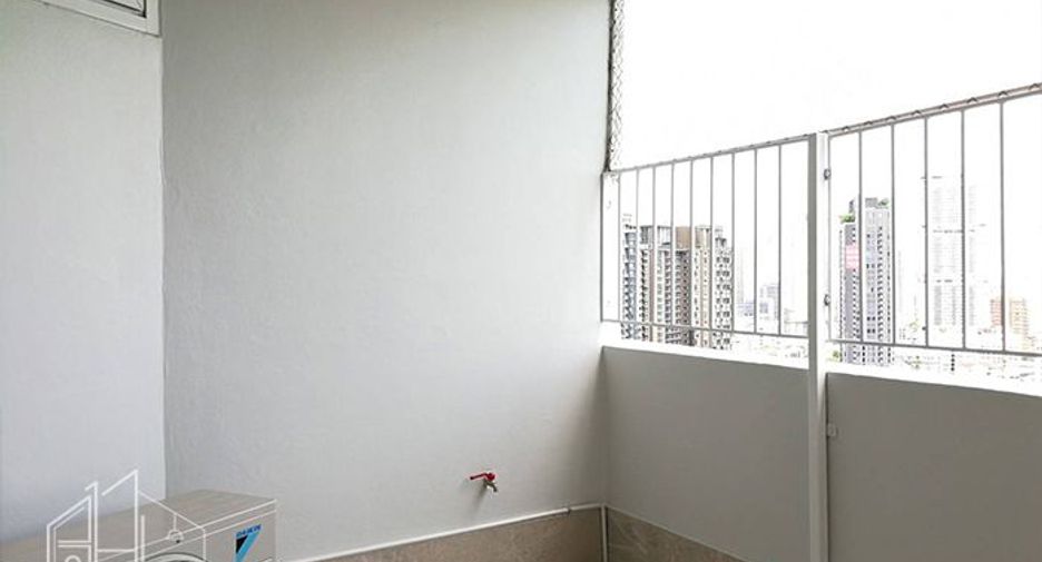 For rent 3 ベッドルーム condo in Watthana, Bangkok