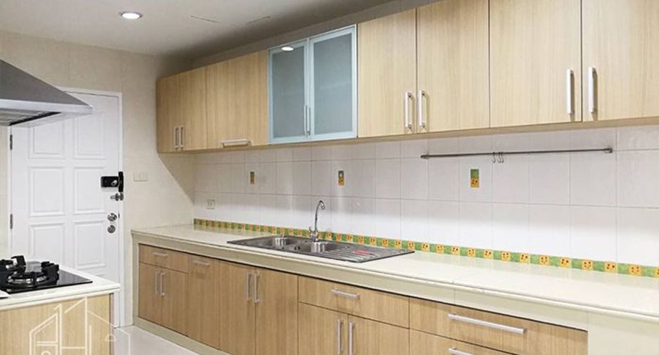 For rent 3 ベッドルーム condo in Watthana, Bangkok