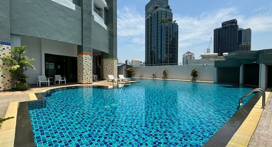 For rent 3 ベッドルーム condo in Watthana, Bangkok