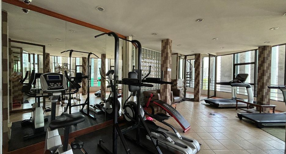 For rent 3 ベッドルーム condo in Watthana, Bangkok
