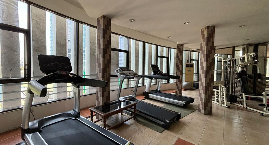 For rent 3 ベッドルーム condo in Watthana, Bangkok