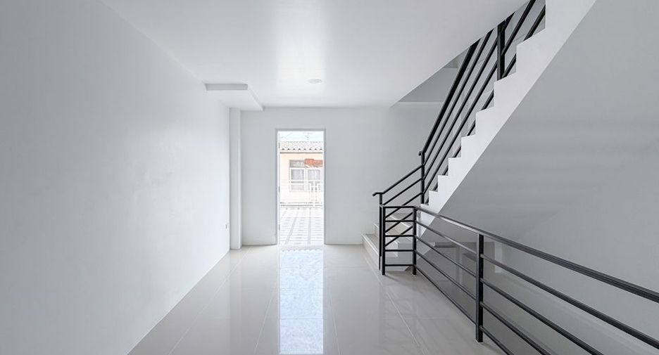 Продажа 4 спальни торговое помещение в Mueang Nonthaburi, Нонтабури
