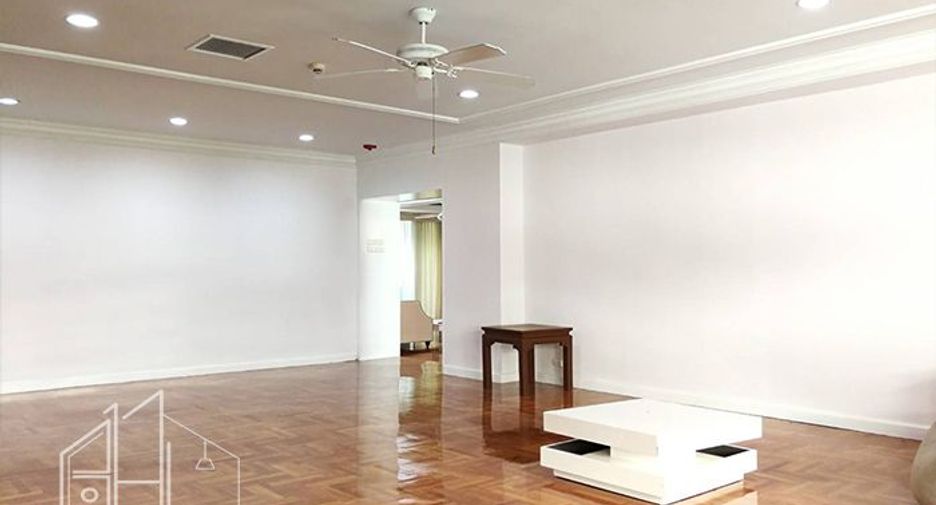 ให้เช่า 4 ห้องนอน คอนโด ใน คลองเตย, กรุงเทพฯ