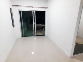 À vendre 3 chambres maison de ville à Bang Phli, Samut Prakan