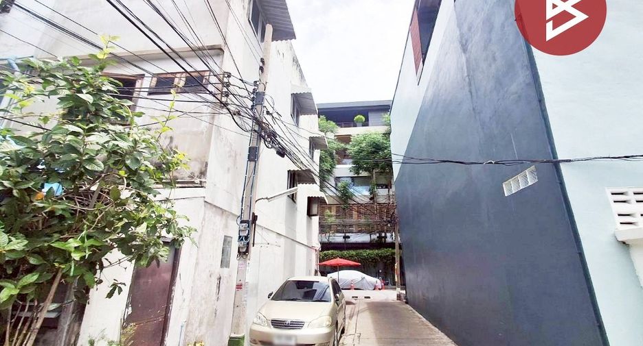 ขาย 2 ห้องนอน พื้นที่ค้าปลีก ใน วัฒนา, กรุงเทพฯ