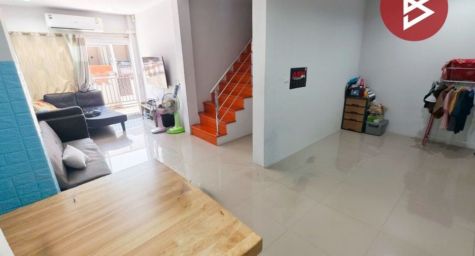 For sale 3 ベッドルーム townhouse in Mueang Samut Sakhon, Samut Sakhon