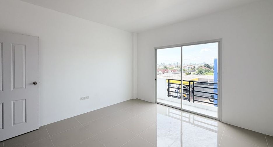 Local comercial en alquiler de 4 habitaciones en Mueang Nonthaburi, Nonthaburi