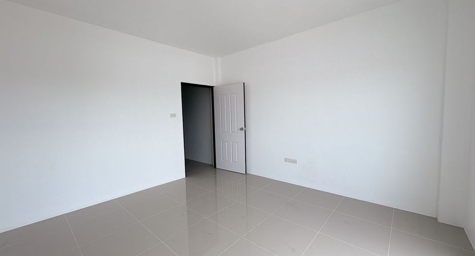 Local comercial en alquiler de 4 habitaciones en Mueang Nonthaburi, Nonthaburi