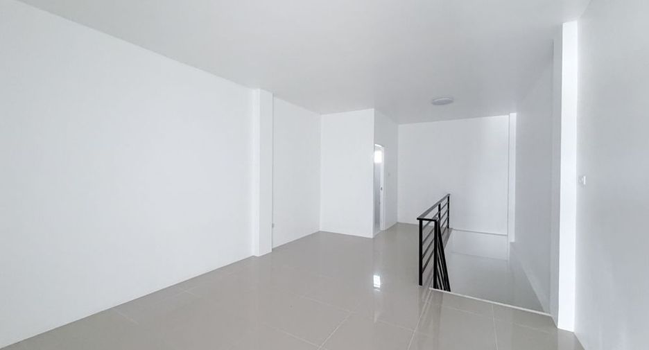 Local comercial en alquiler de 4 habitaciones en Mueang Nonthaburi, Nonthaburi