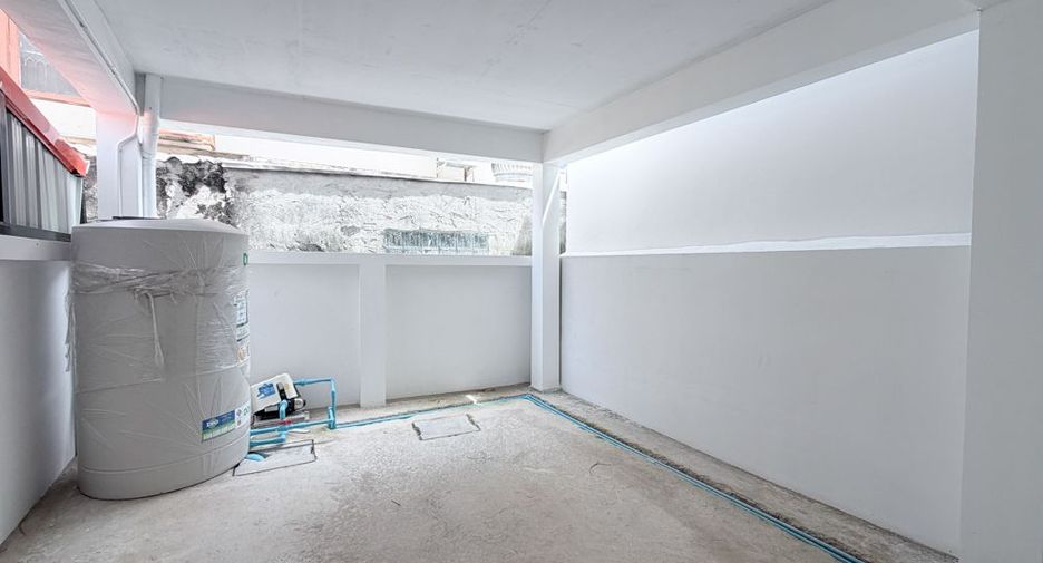 Local comercial en alquiler de 4 habitaciones en Mueang Nonthaburi, Nonthaburi