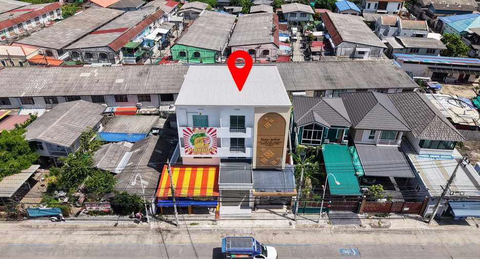 Local comercial en alquiler de 4 habitaciones en Mueang Nonthaburi, Nonthaburi