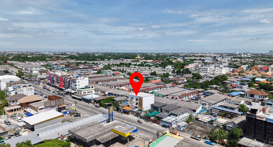 Local comercial en alquiler de 4 habitaciones en Mueang Nonthaburi, Nonthaburi