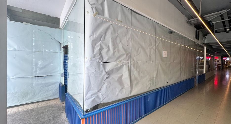 For rent retail Space in Watthana, Bangkok