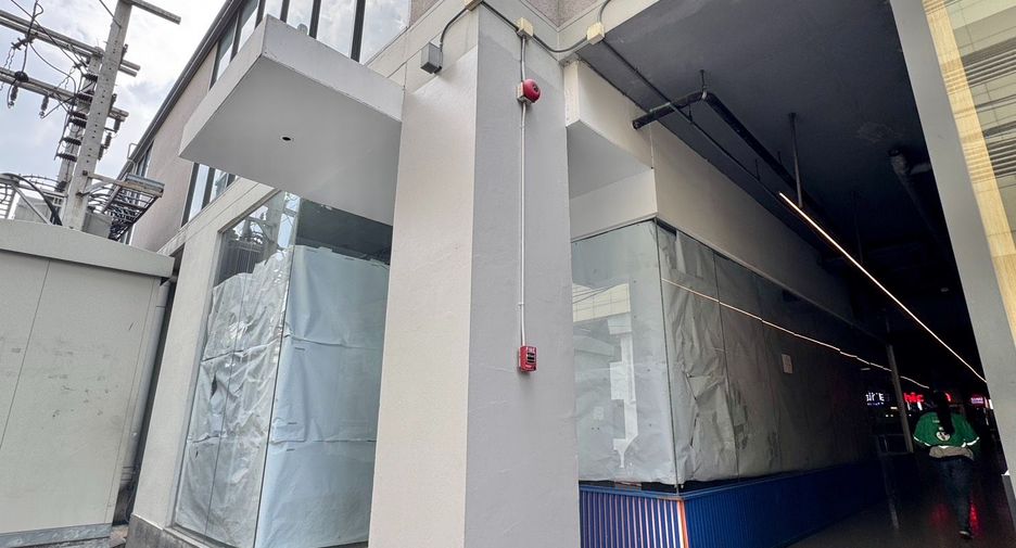 For rent retail Space in Watthana, Bangkok