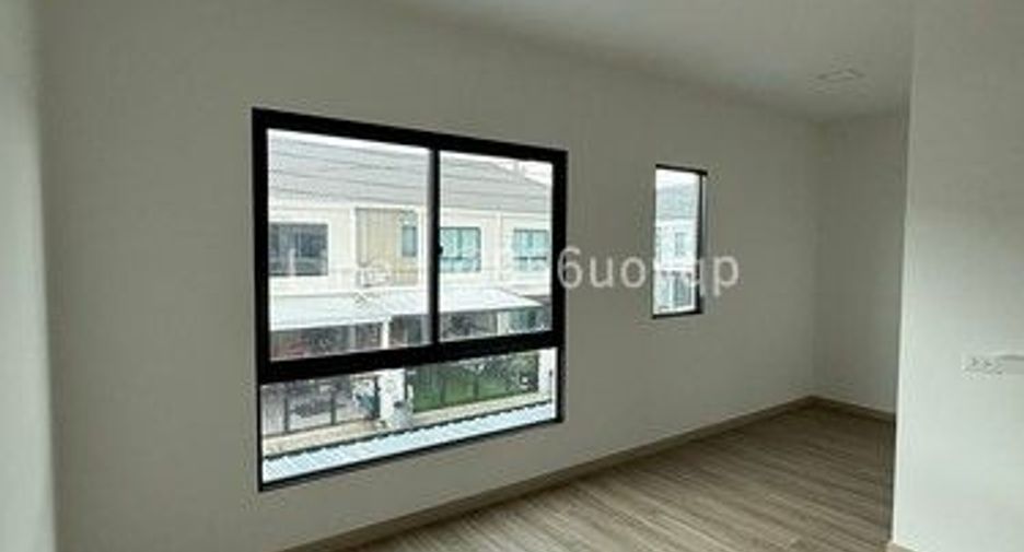 Продажа 3 спальни таунхаус в Сапхан Сунг, Бангкок