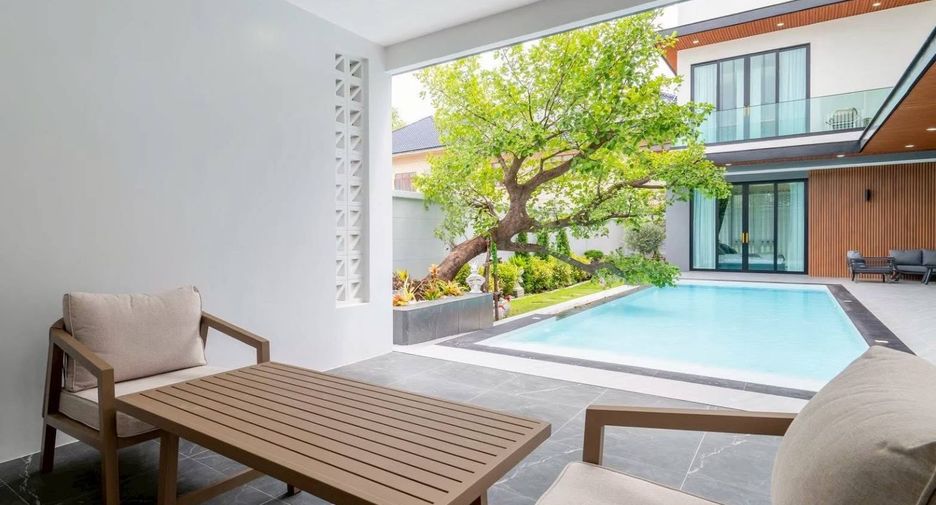 For sale 5 bedrooms house in East Pattaya, Pattaya