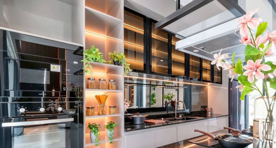 For sale 5 bedrooms house in East Pattaya, Pattaya
