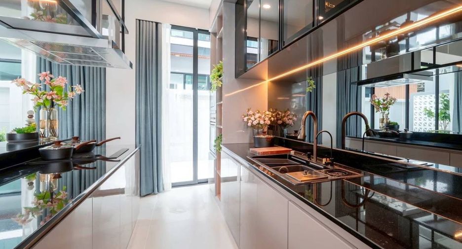 For sale 5 bedrooms house in East Pattaya, Pattaya