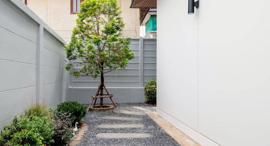 For sale 5 bedrooms house in East Pattaya, Pattaya