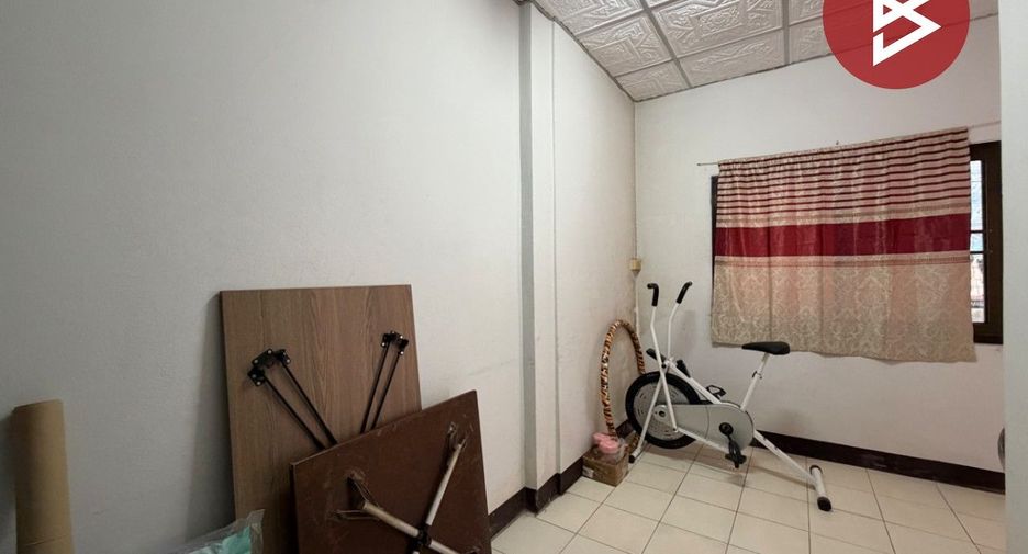 Reihenhaus zum Kauf mit 3 Zimmer in Thung Khru, Bangkok