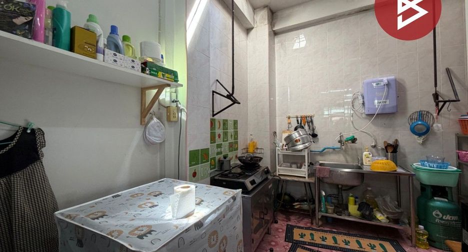 Reihenhaus zum Kauf mit 3 Zimmer in Thung Khru, Bangkok