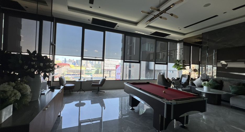 For sale 1 bed condo in Khlong Toei, Bangkok