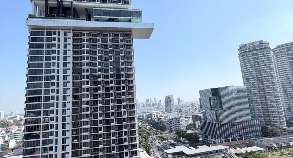 For rent 2 bedrooms condo in Sathon, Bangkok