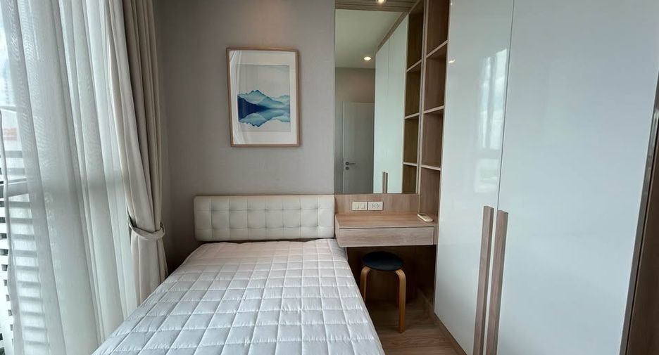 For rent 2 bedrooms condo in Huai Khwang, Bangkok