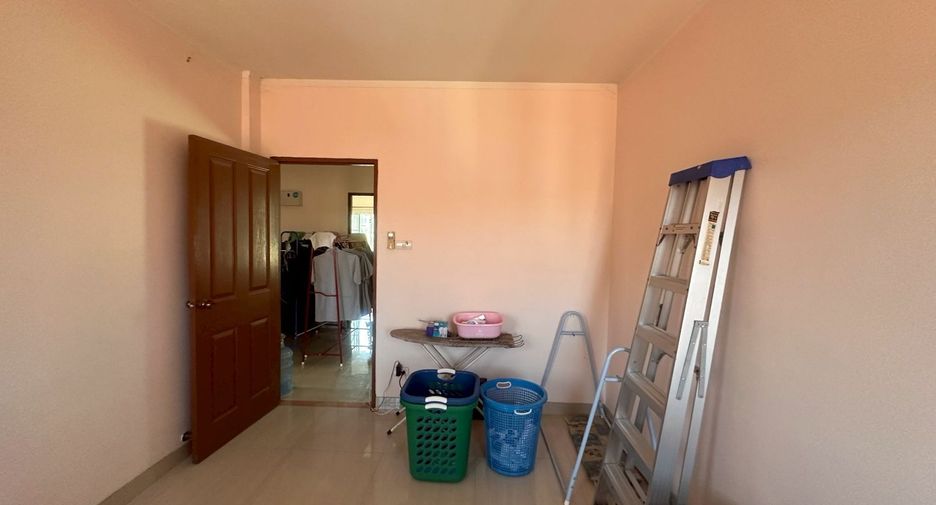 Casa en venta de 3 habitaciones en Pluak Daeng, Rayong