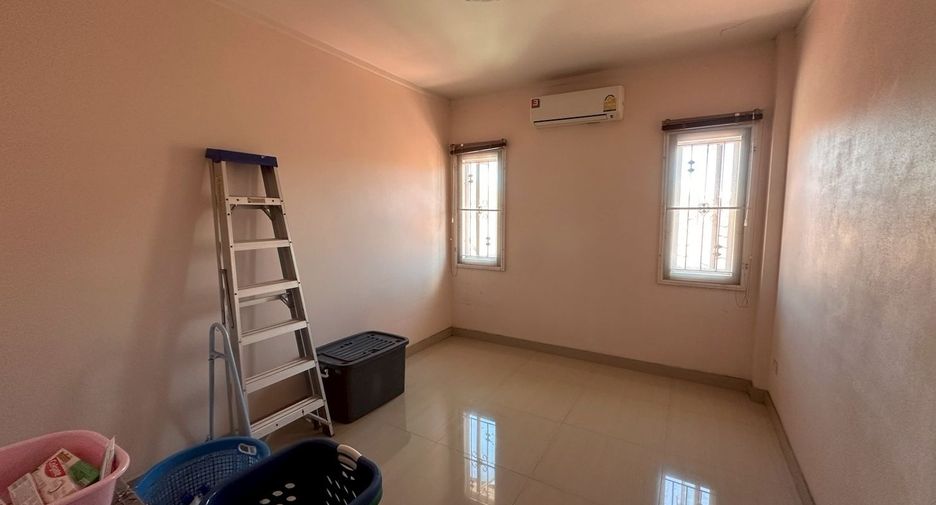 Casa en venta de 3 habitaciones en Pluak Daeng, Rayong