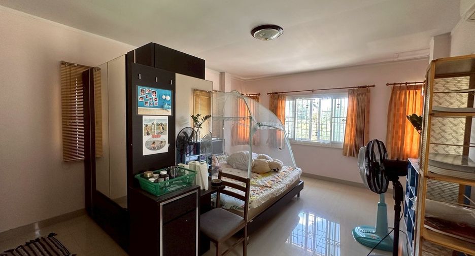 Casa en venta de 3 habitaciones en Pluak Daeng, Rayong