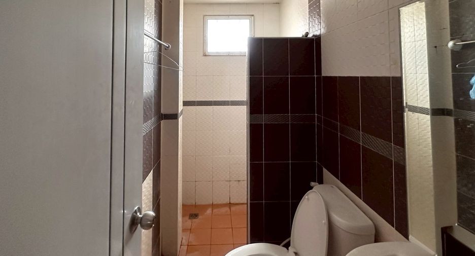 Casa en venta de 3 habitaciones en Pluak Daeng, Rayong