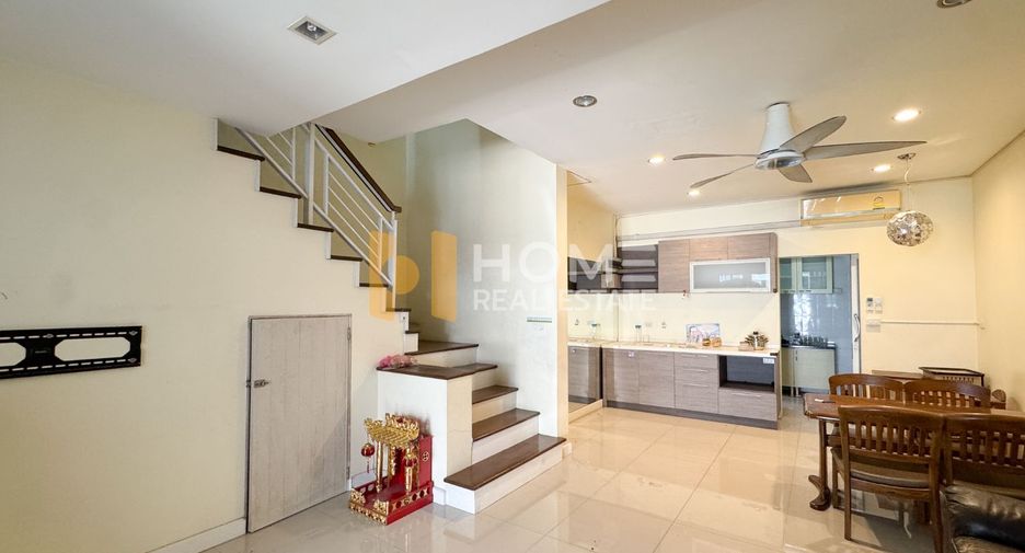 For sale 3 bedrooms townhouse in Prawet, Bangkok