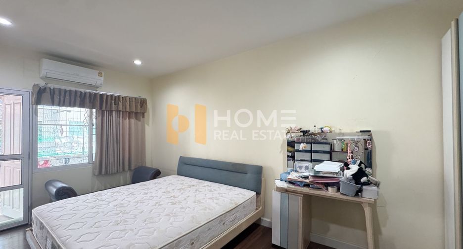 For sale 3 bedrooms townhouse in Prawet, Bangkok