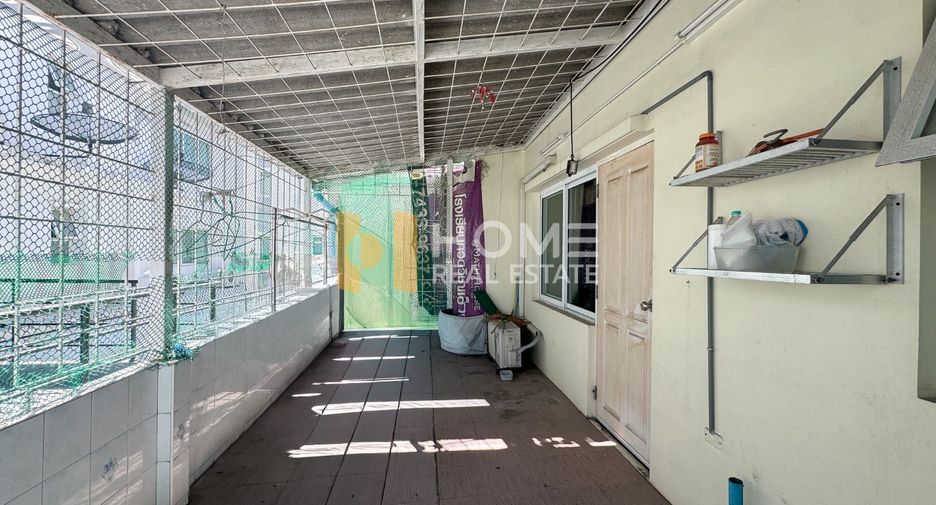 For sale 3 bedrooms townhouse in Prawet, Bangkok