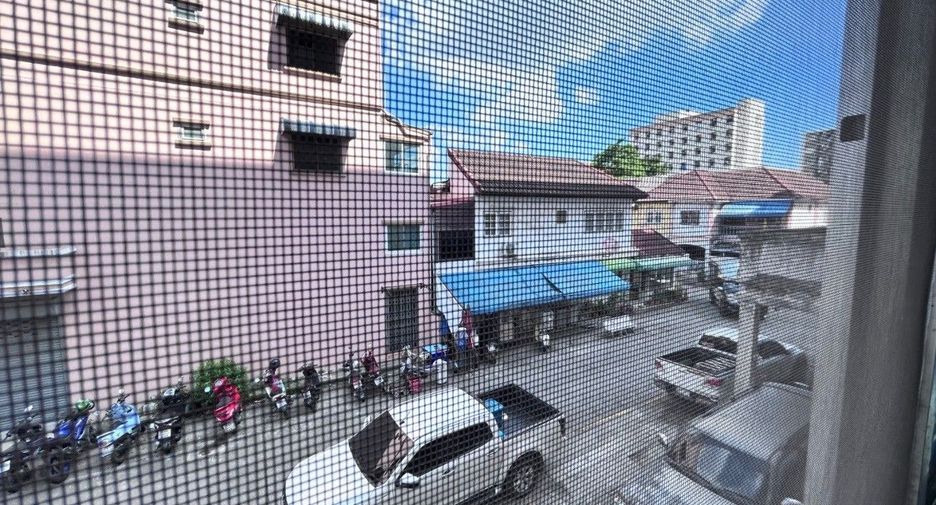 For sale 1 bed condo in Mueang Samut Prakan, Samut Prakan