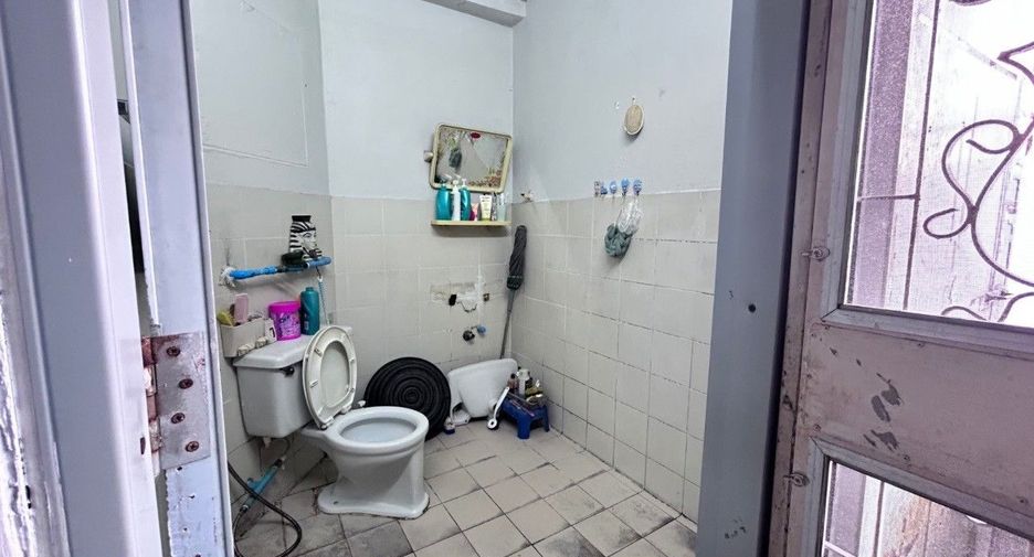 For sale 1 bed condo in Mueang Samut Prakan, Samut Prakan