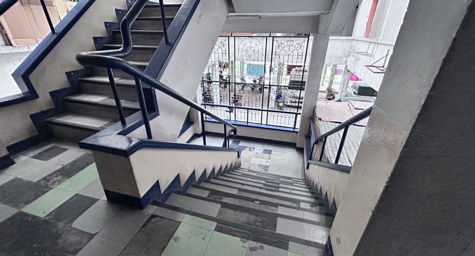 For sale 1 bed condo in Mueang Samut Prakan, Samut Prakan