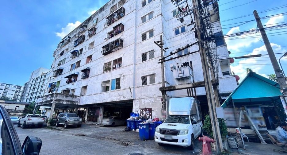 For sale 1 bed condo in Mueang Samut Prakan, Samut Prakan