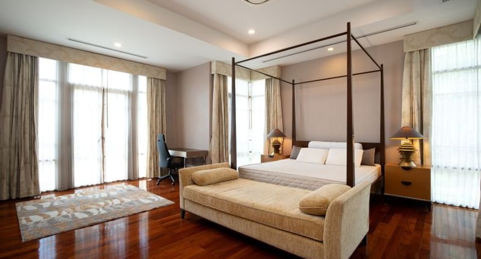 À louer 4 chambres condo à Watthana, Bangkok