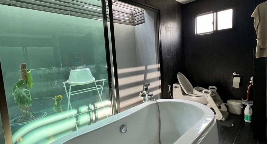 For sale 3 bedrooms house in Suan Luang, Bangkok