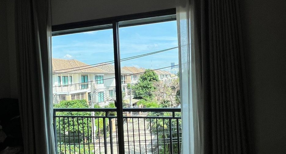 For sale 3 bedrooms house in Suan Luang, Bangkok