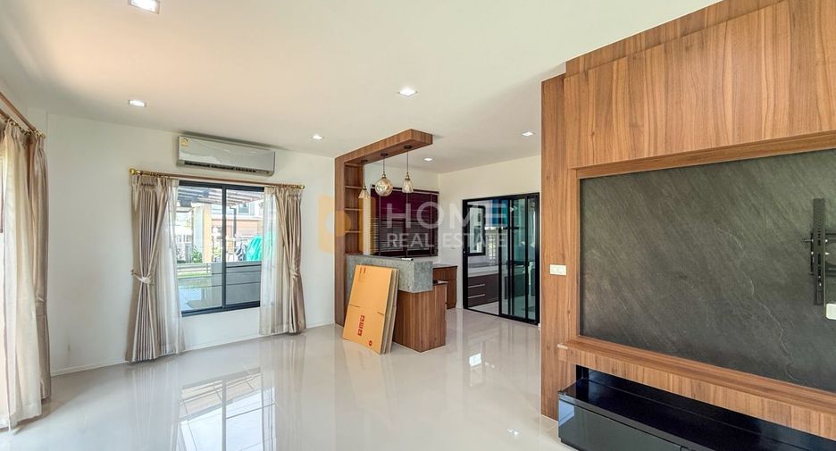 For sale 4 bedrooms house in Lat Krabang, Bangkok