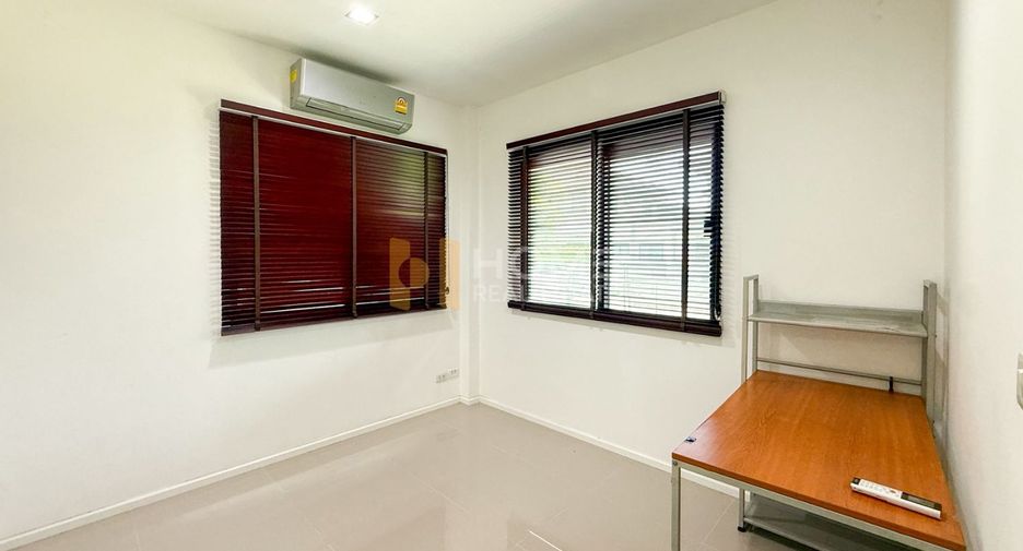 For sale 4 bedrooms house in Lat Krabang, Bangkok